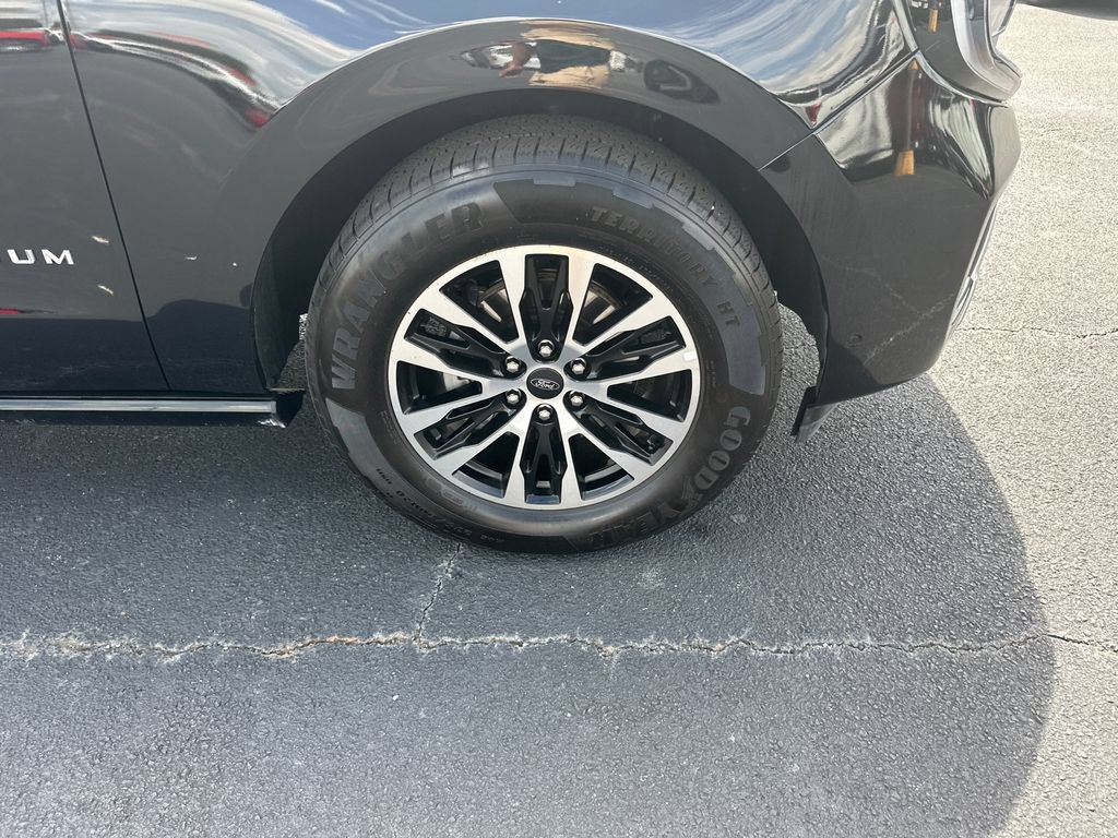 Certified 2025 Ford Expedition Max Platinum AWD/4WD image 12