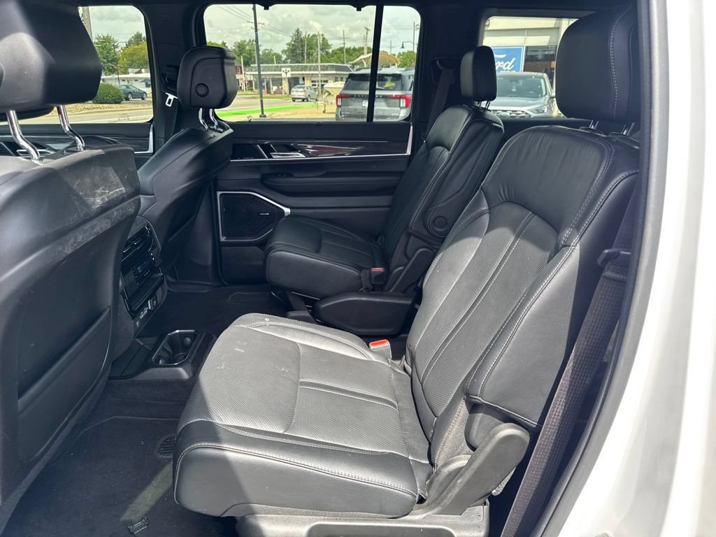 Used 2022 Jeep Wagoneer Series III w/ Convenience Group I AWD/4WD image 30