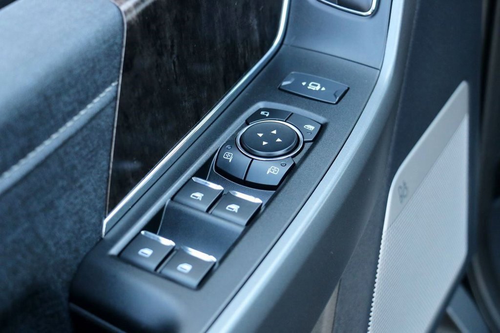 Certified 2025 Ford F350 Lariat w/ Lariat Ultimate Package image 19