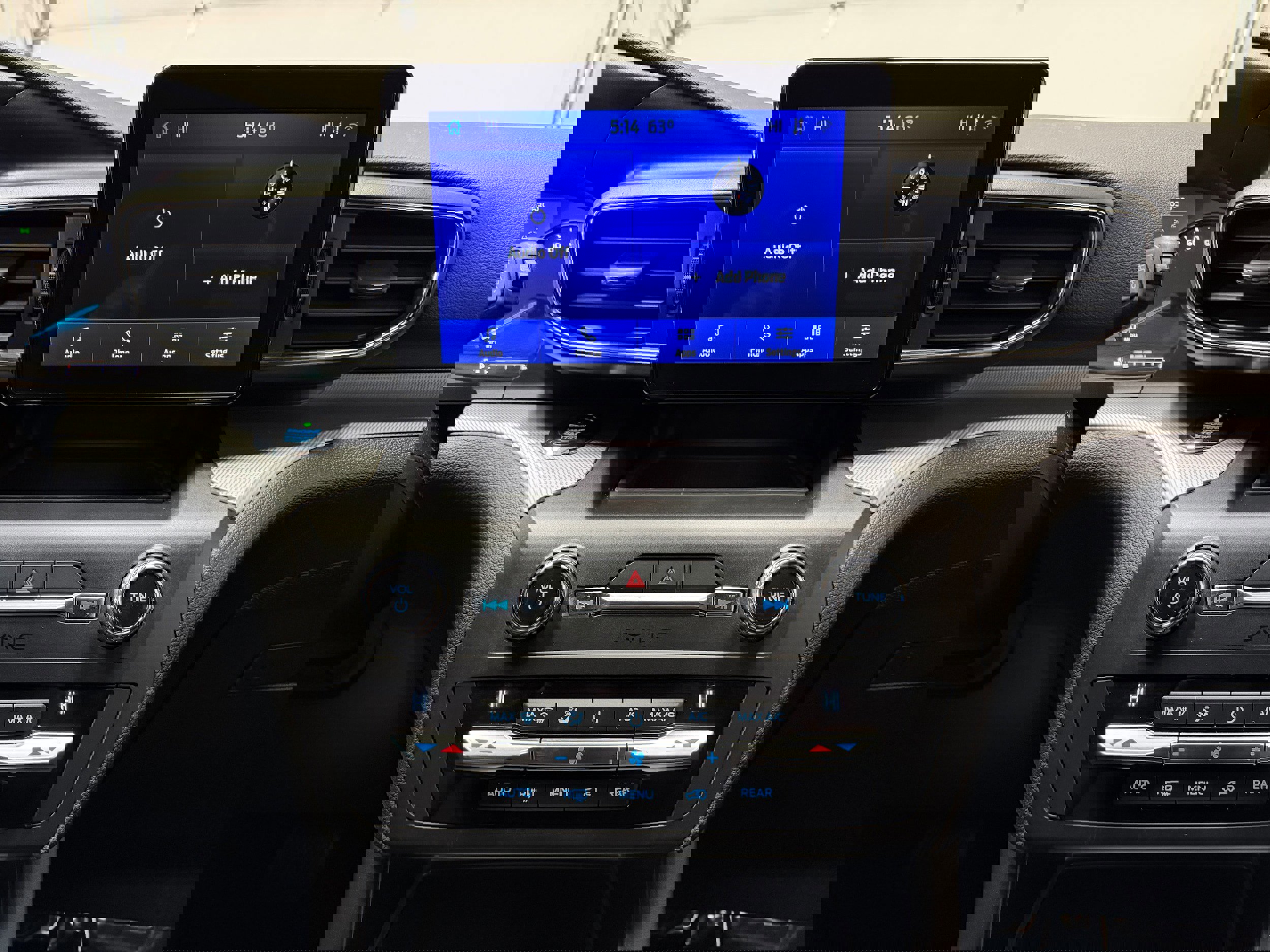 Certified 2020 Ford Explorer XLT w/ Equipment Group 202A image 22