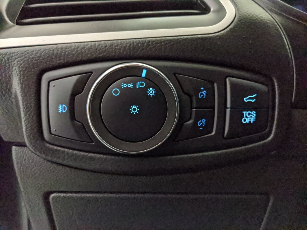 Certified 2022 Ford Edge SEL w/ Sport Appearance Package AWD/4WD image 13