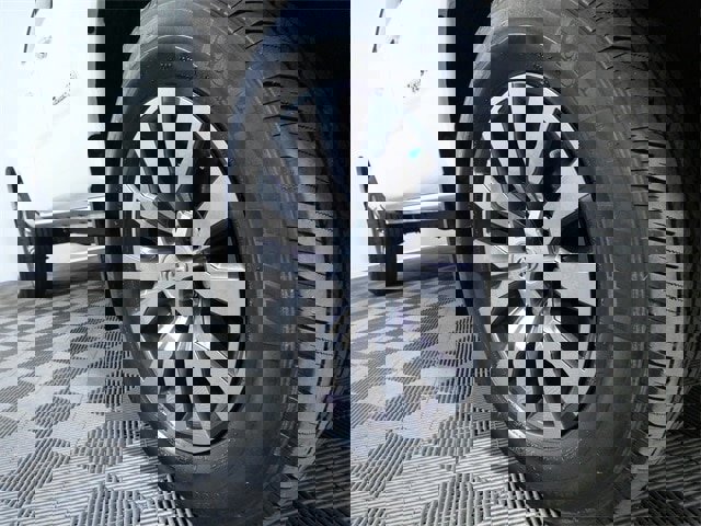 Used 2021 Toyota Tacoma Limited image 2