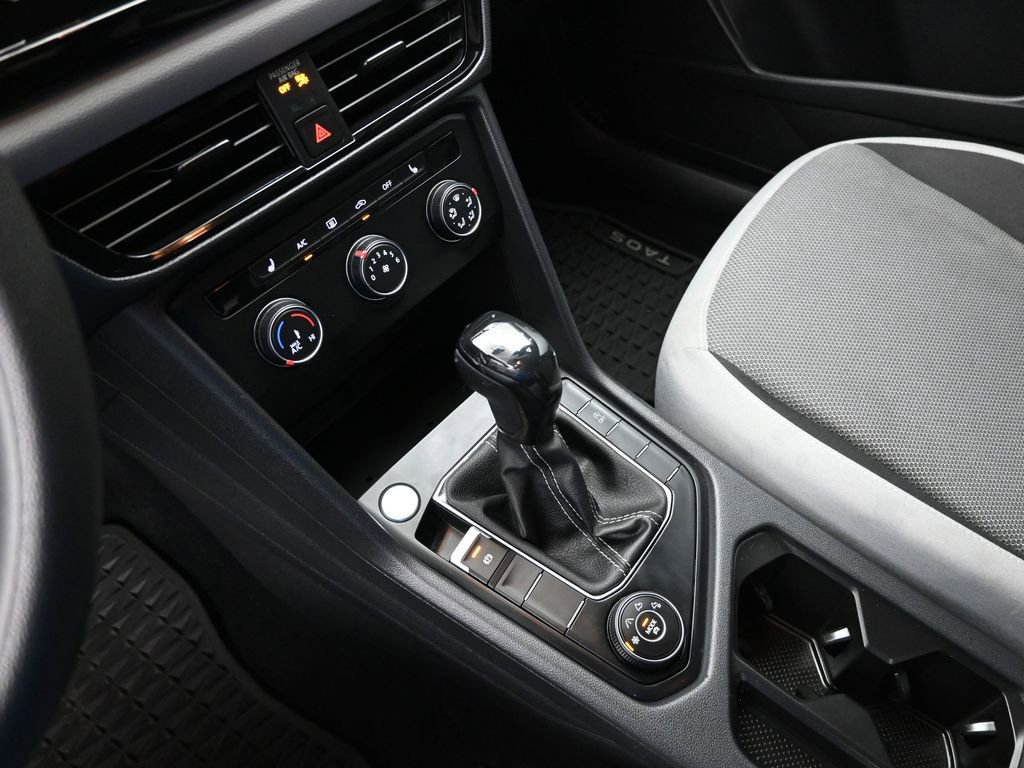 Used 2022 Volkswagen Taos S image 19