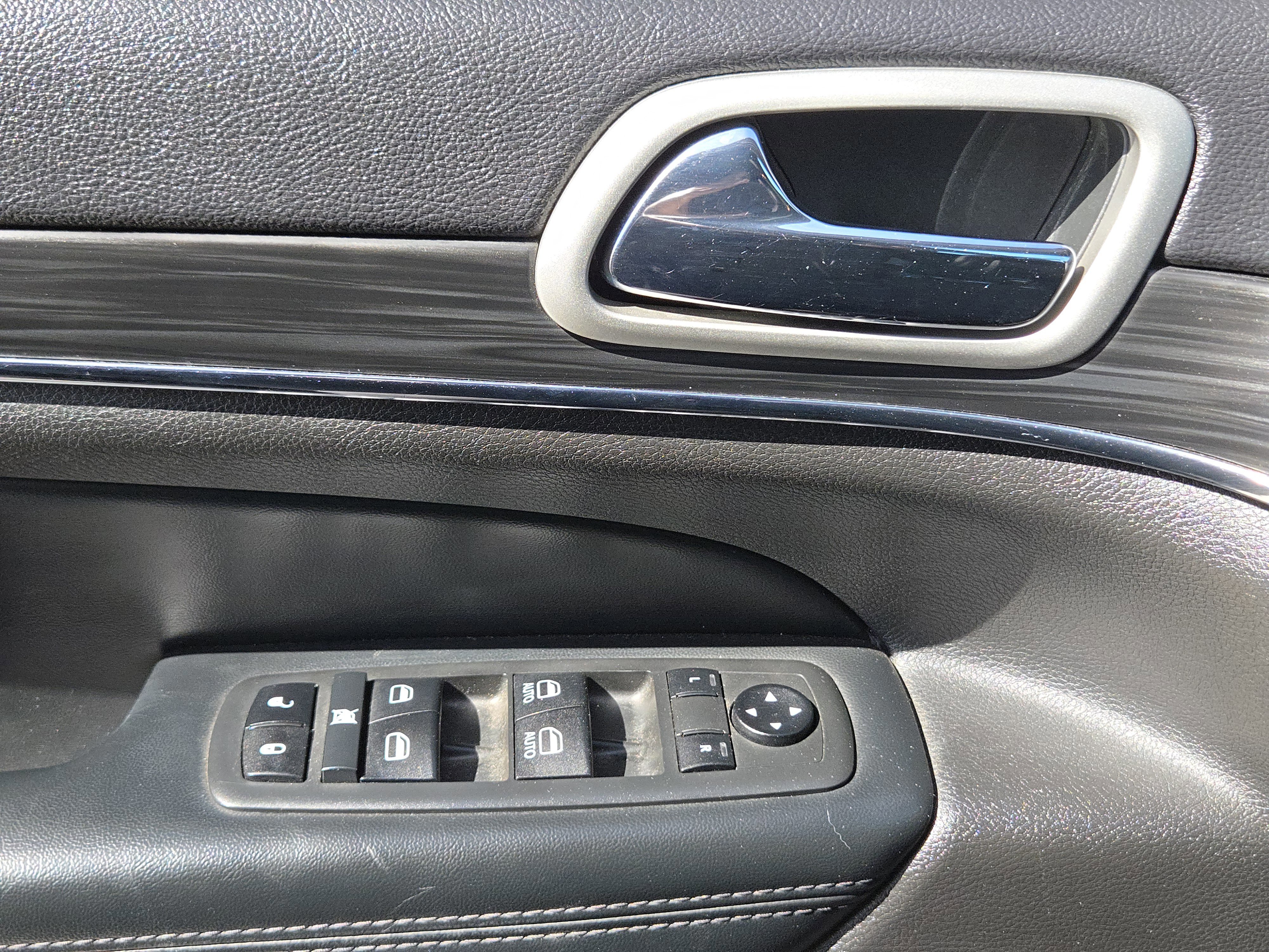 Used 2021 Jeep Grand Cherokee Limited image 22