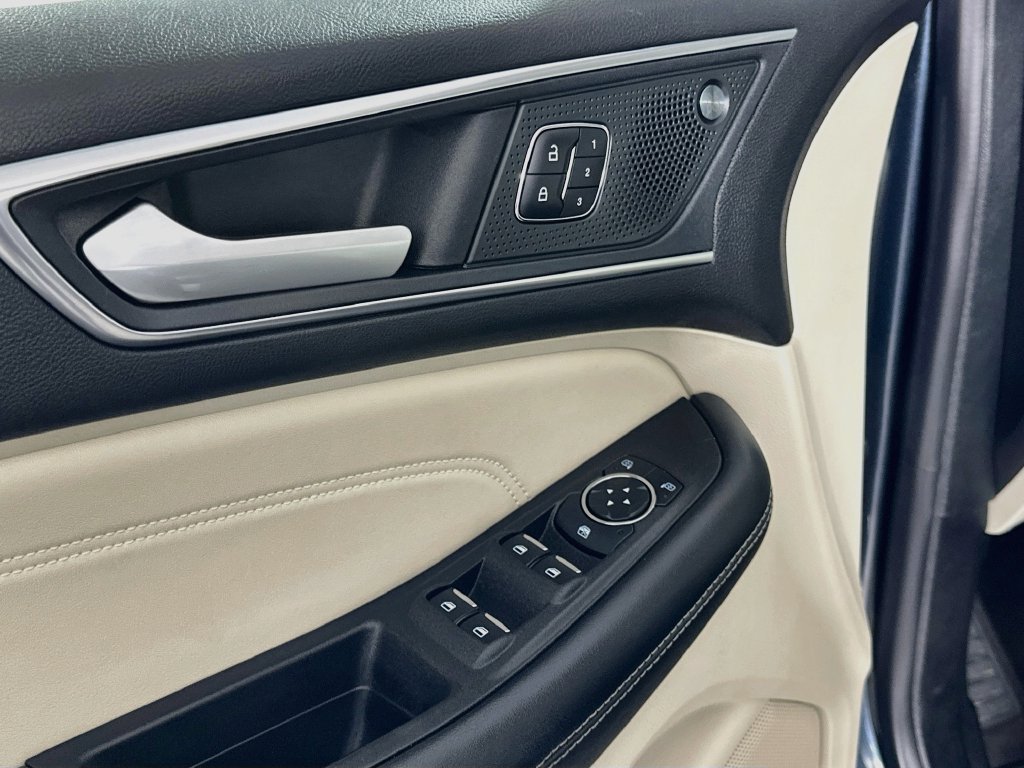 Certified 2023 Ford Edge Titanium AWD/4WD image 16