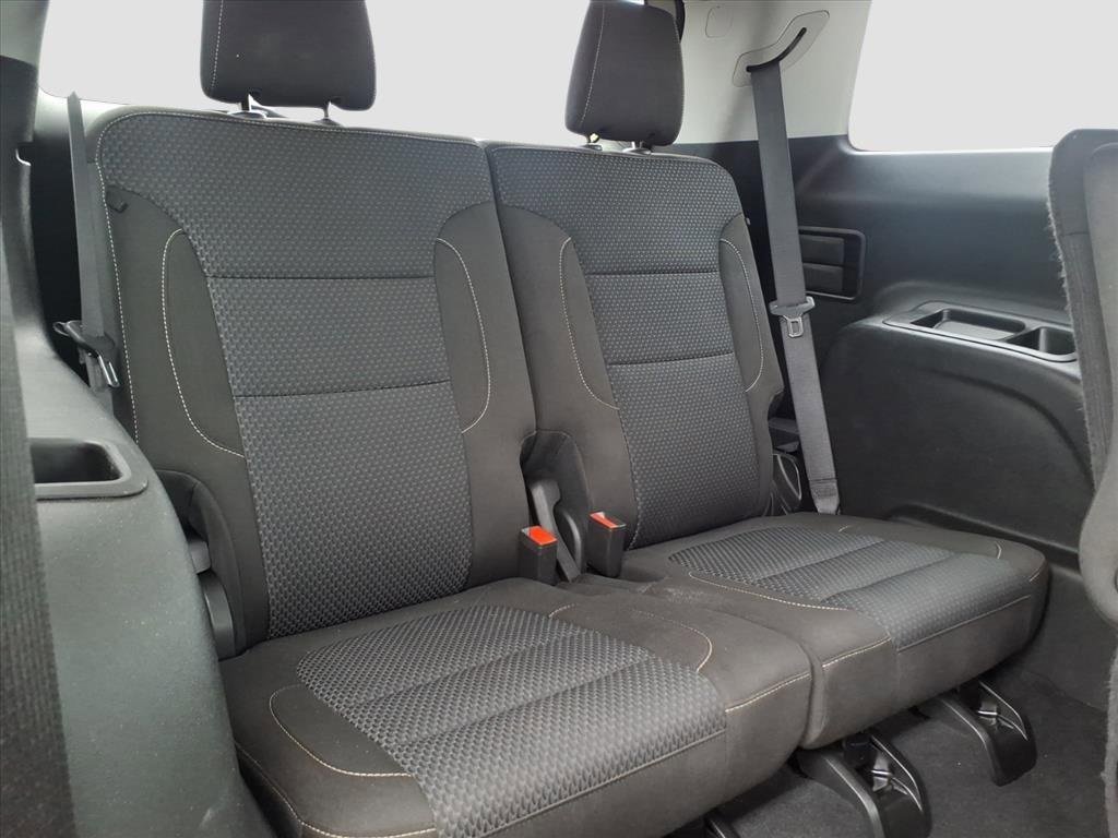 Used 2023 GMC Acadia SLE image 11