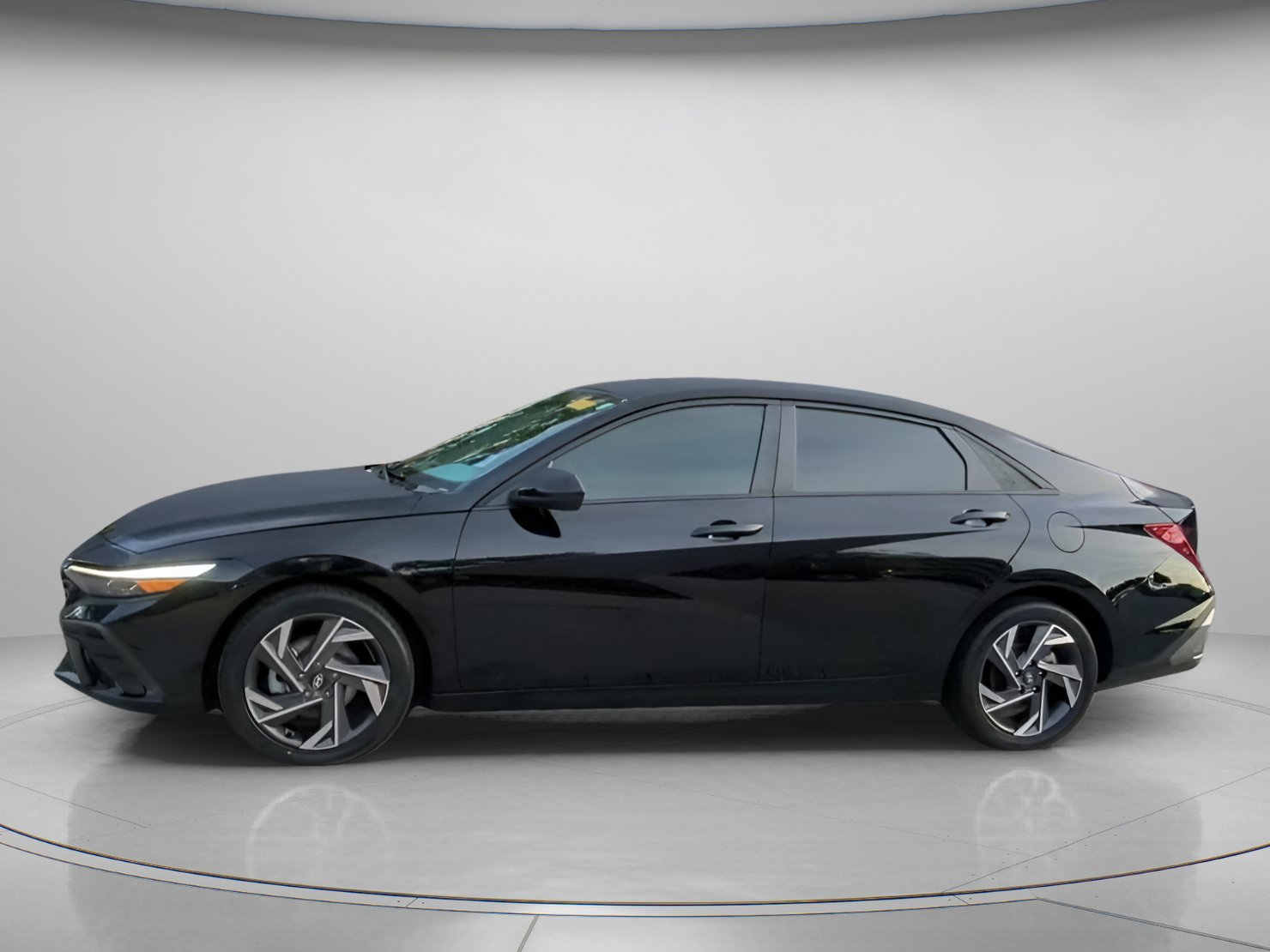 Used 2025 Hyundai Elantra Sport FWD image 15