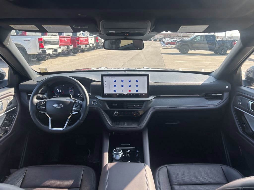 Certified 2025 Ford Explorer Platinum w/ LUX Leather Package image 37
