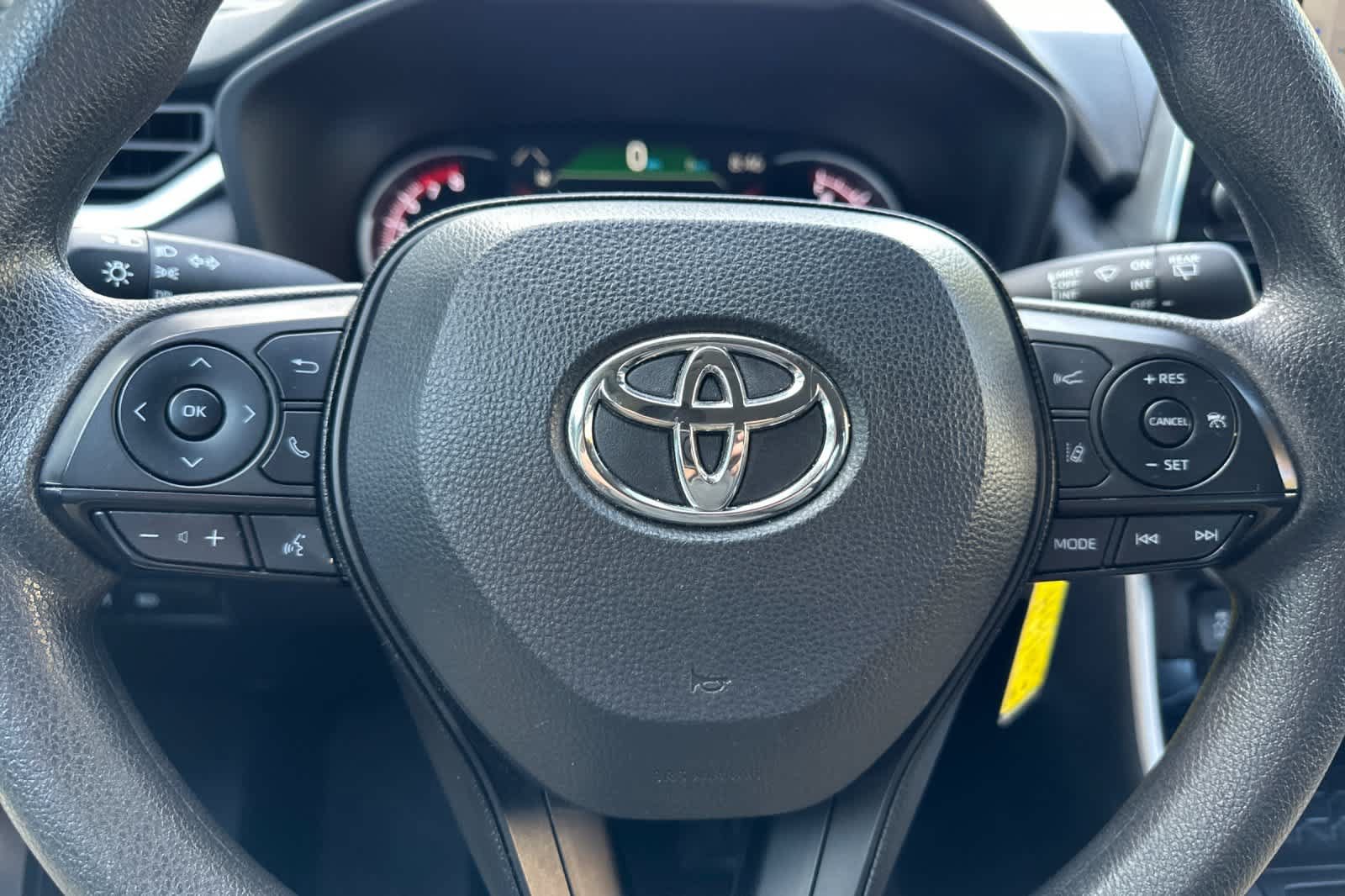Used 2025 Toyota RAV4 LE AWD/4WD image 22