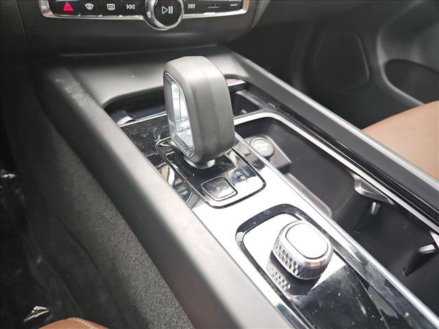 Used 2024 Volvo XC60 T8 Plus w/ Climate Package AWD/4WD image 10