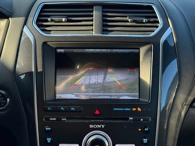 Certified 2018 Ford Explorer Platinum AWD/4WD image 4