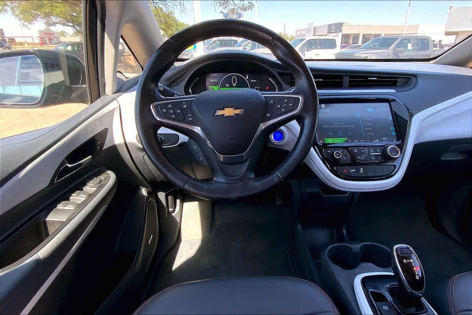 Used 2019 Chevrolet Bolt Premier w/ Infotainment Package FWD image 5