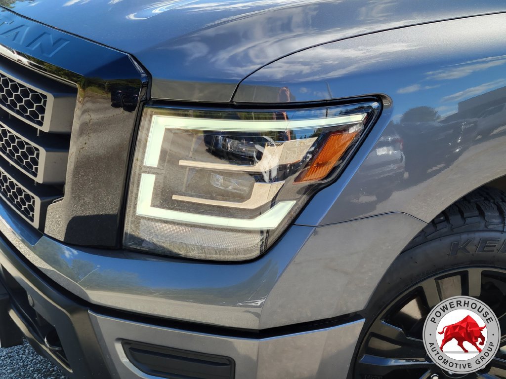Used 2024 Nissan Titan SV w/ SV Convenience Package RWD image 11