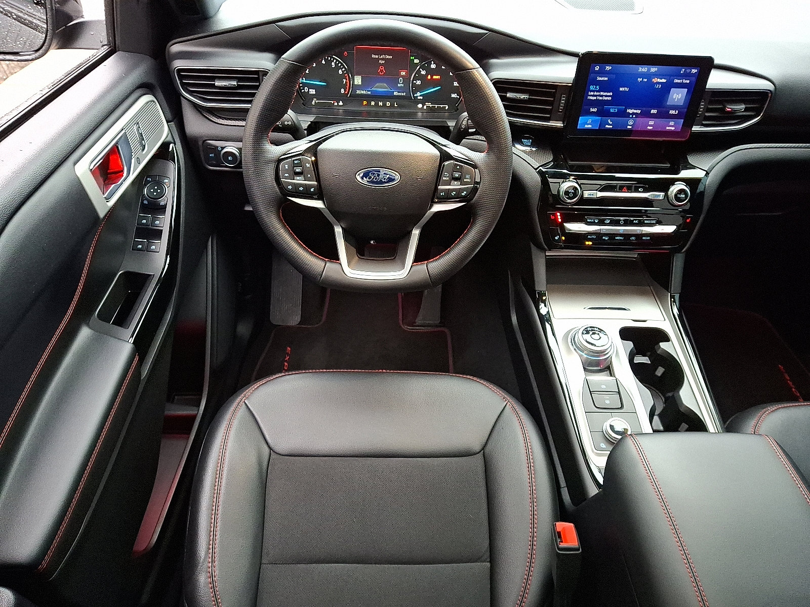 Certified 2022 Ford Explorer ST-Line w/ Class IV Trailer Tow Package image 14