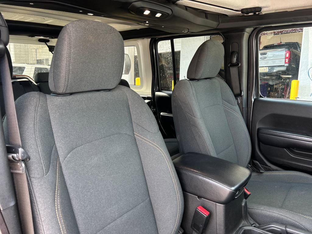 Used 2024 Jeep Wrangler Unlimited AWD/4WD image 14