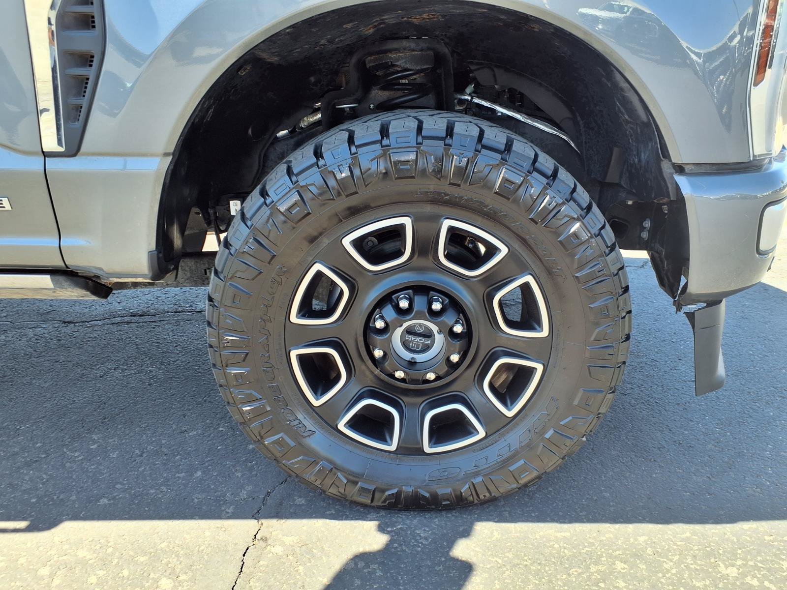 Certified 2024 Ford F350 Platinum w/ FX4 Off-Road Package AWD/4WD image 9