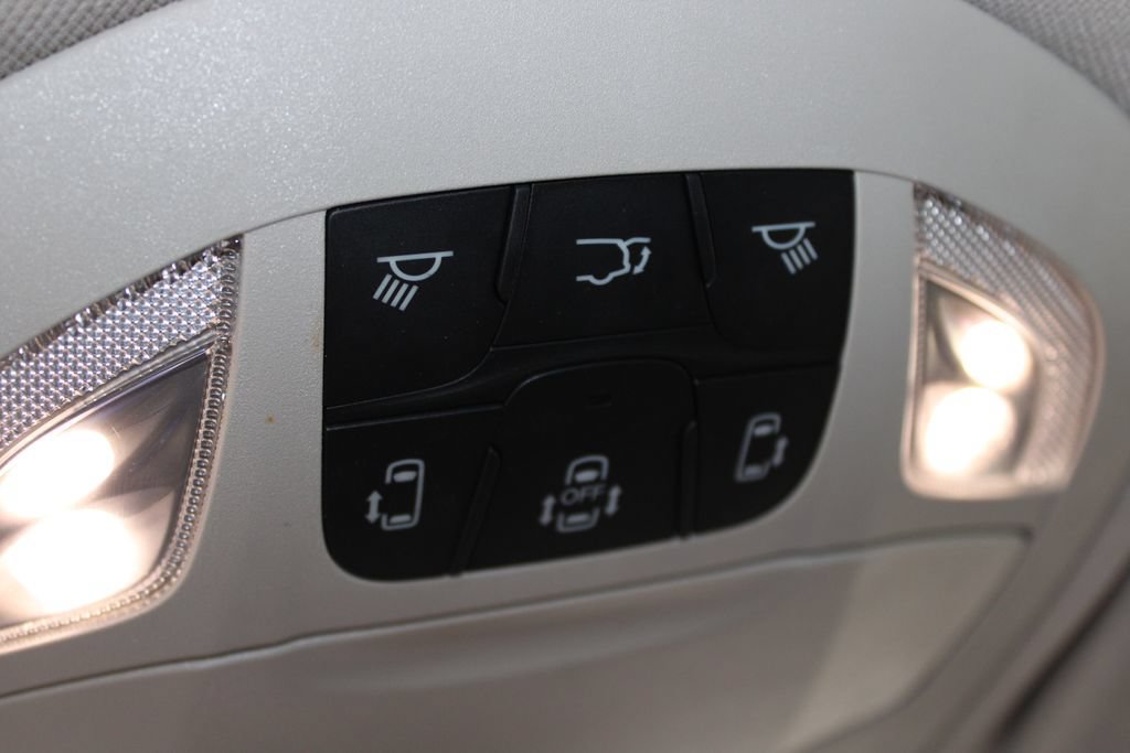 Used 2024 Chrysler Pacifica Touring-L FWD image 52