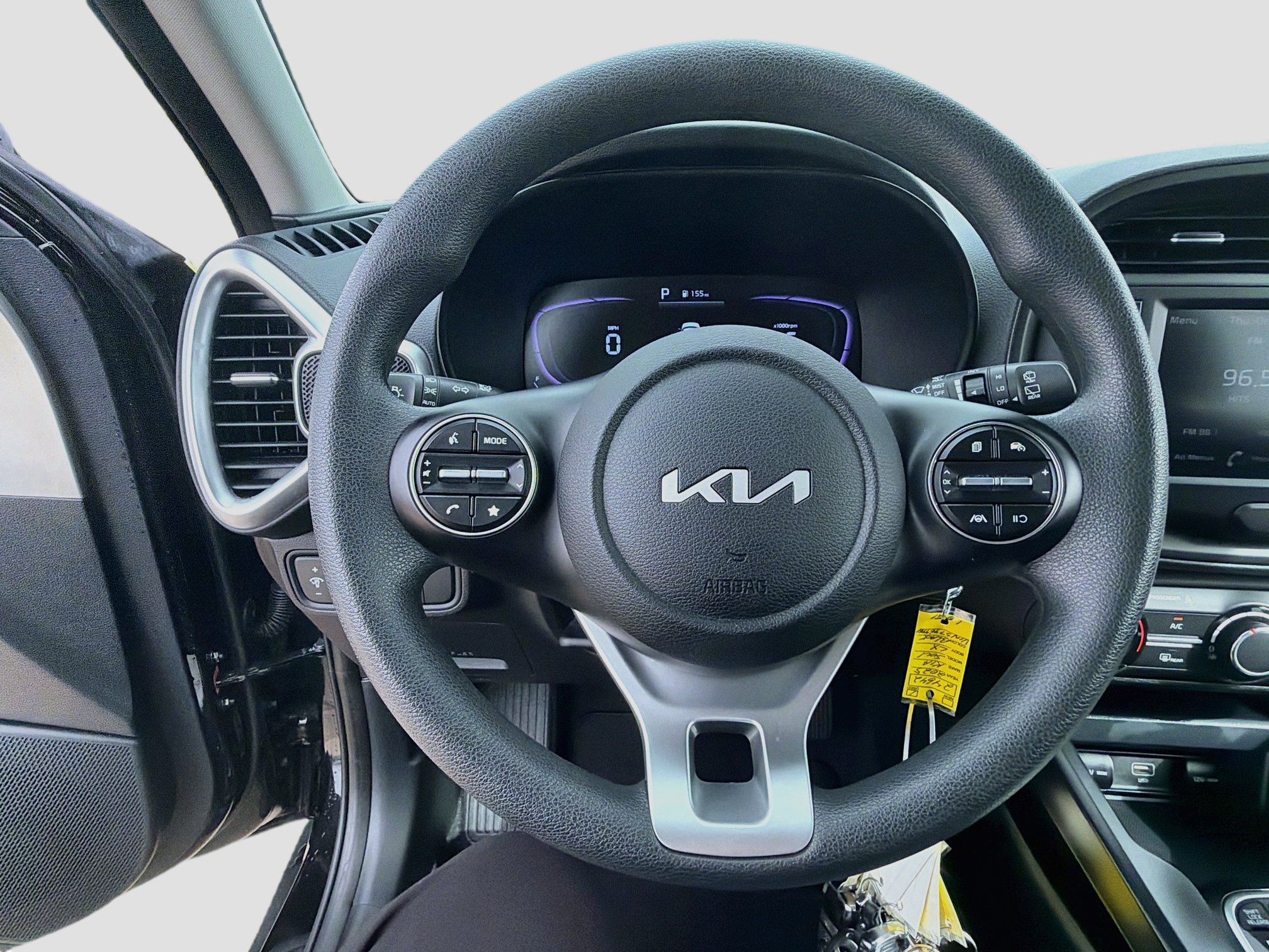 Used 2025 Kia Soul LX w/ LX Technology Package FWD image 11