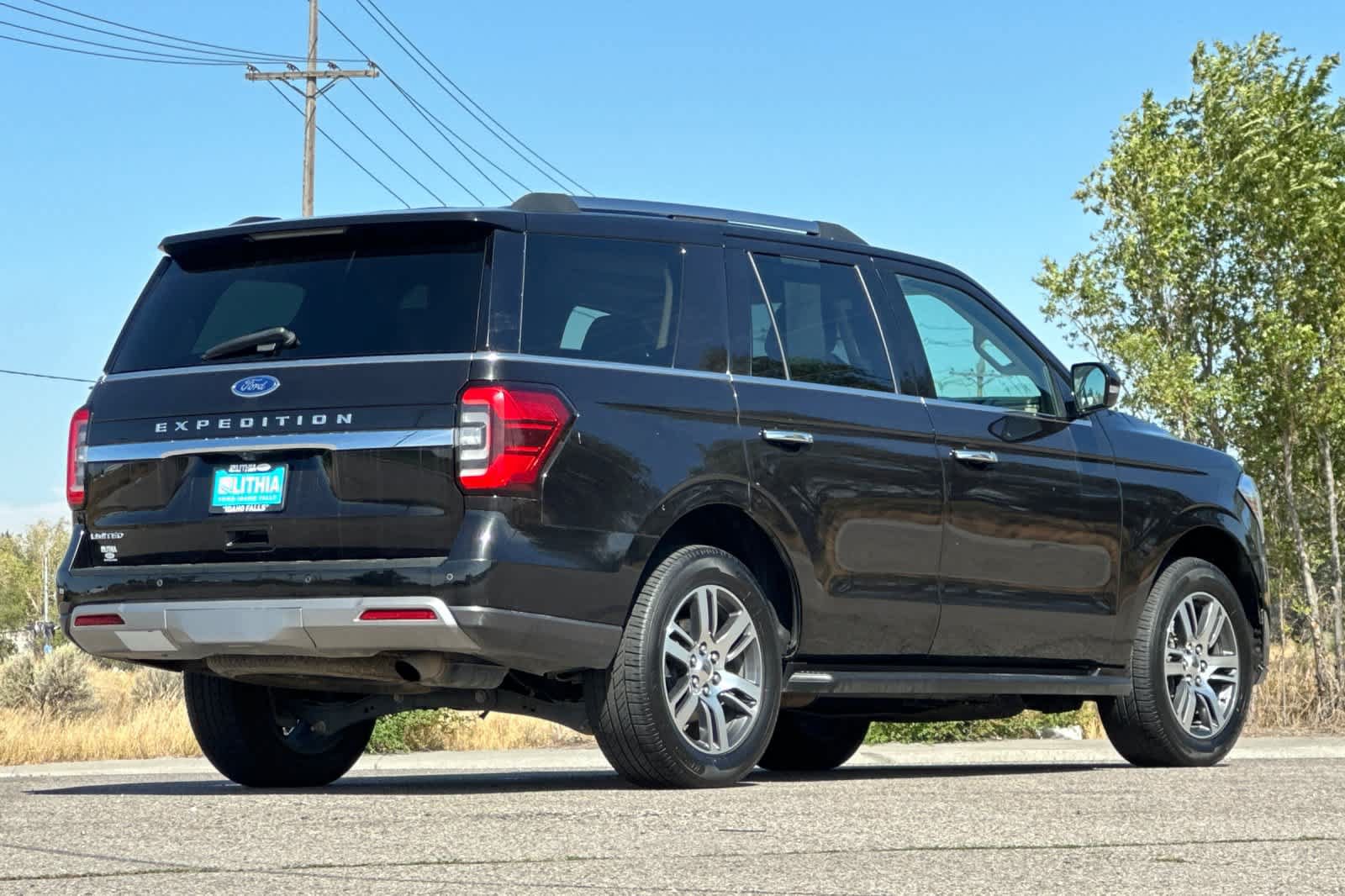 Certified 2024 Ford Expedition Limited AWD/4WD image 2