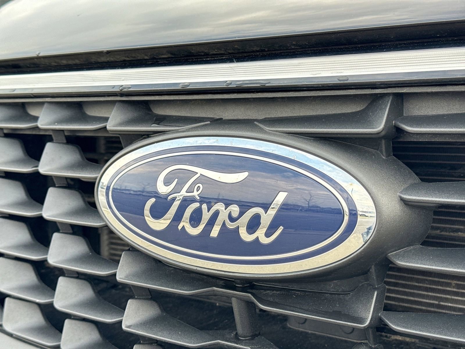 Certified 2025 Ford Escape Platinum image 10