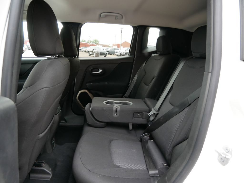 Used 2017 Jeep Renegade Latitude w/ Popular Equipment Group AWD/4WD image 11