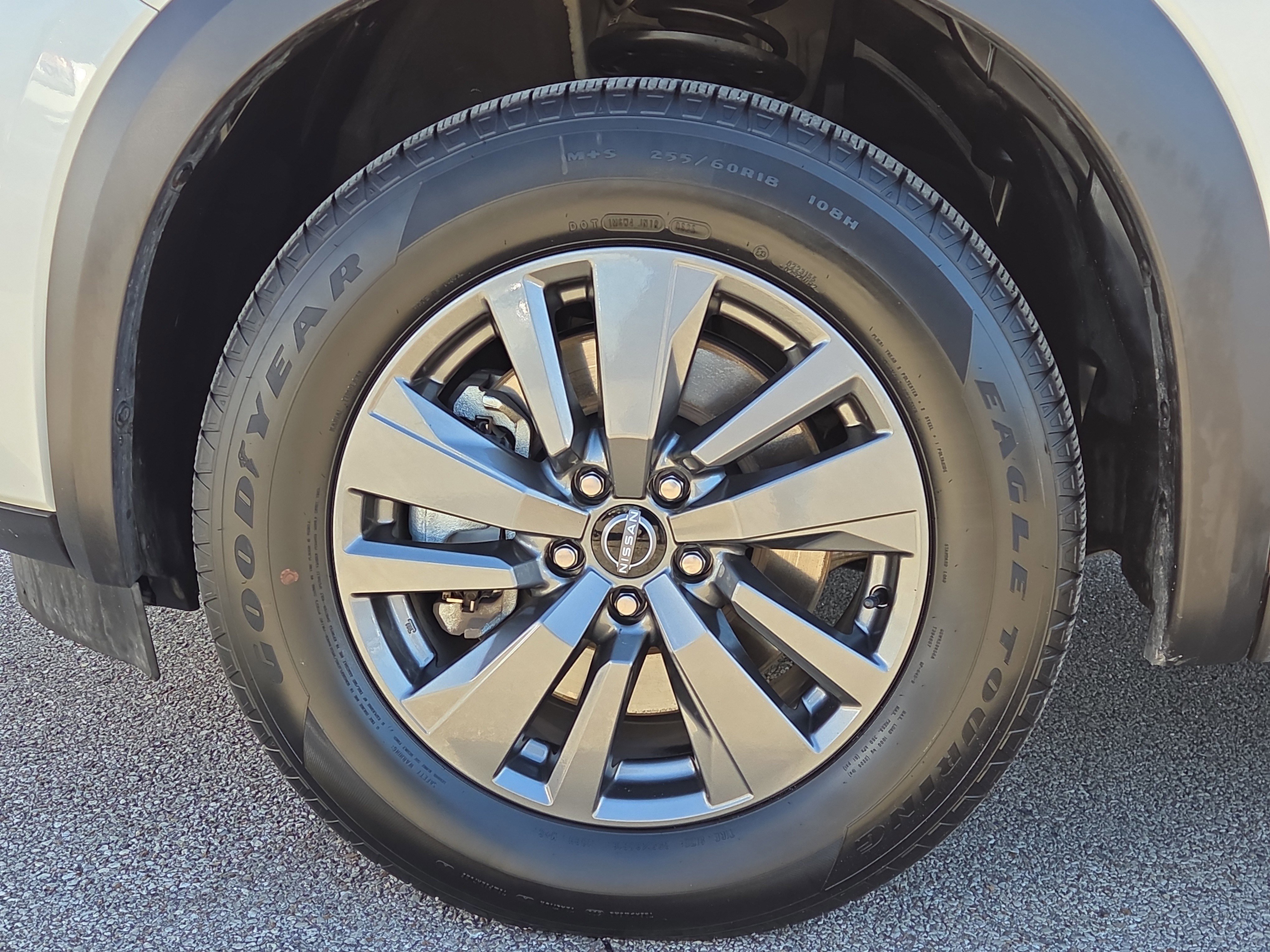 Used 2024 Nissan Pathfinder SV image 9