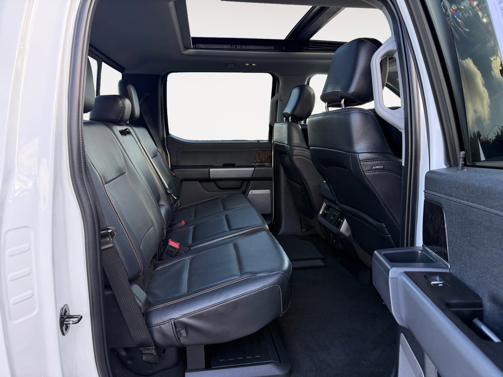 Certified 2023 Ford F250 Lariat w/ Lariat Ultimate Package image 18