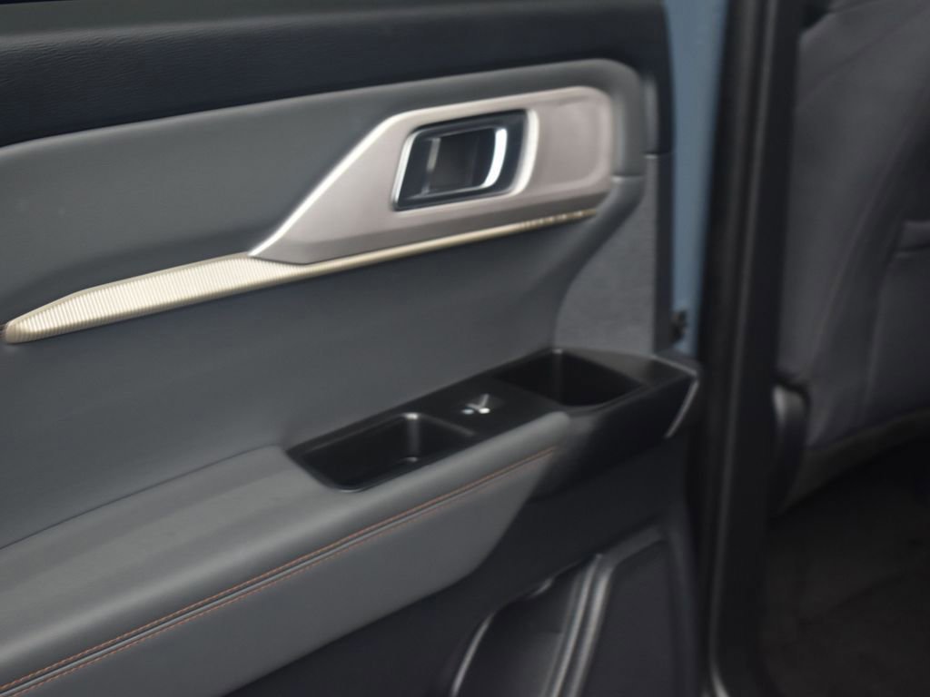 Certified 2025 Ford Explorer Active image 12