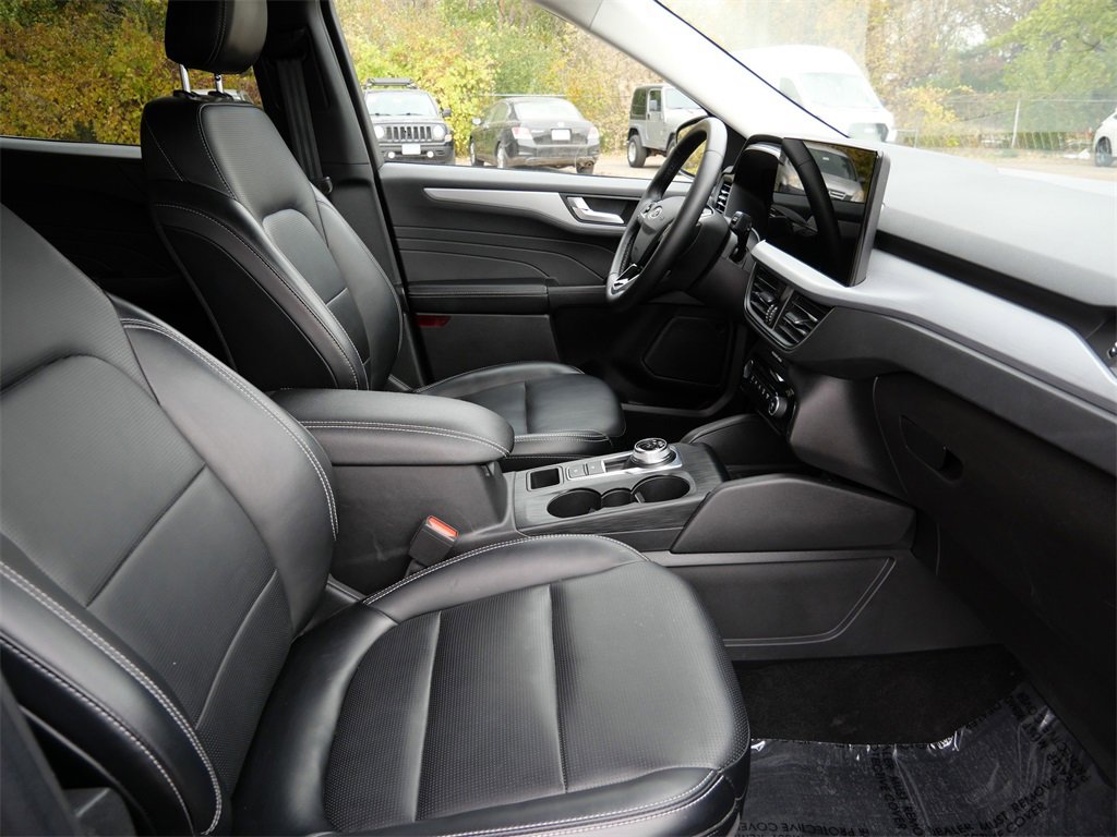Certified 2024 Ford Escape Platinum image 8
