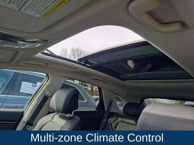 Used 2024 Genesis GV70 2.5T w/ Select Package AWD/4WD image 14