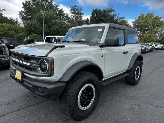 Certified 2023 Ford Bronco Big Bend w/ Sasquatch Package AWD/4WD image 9