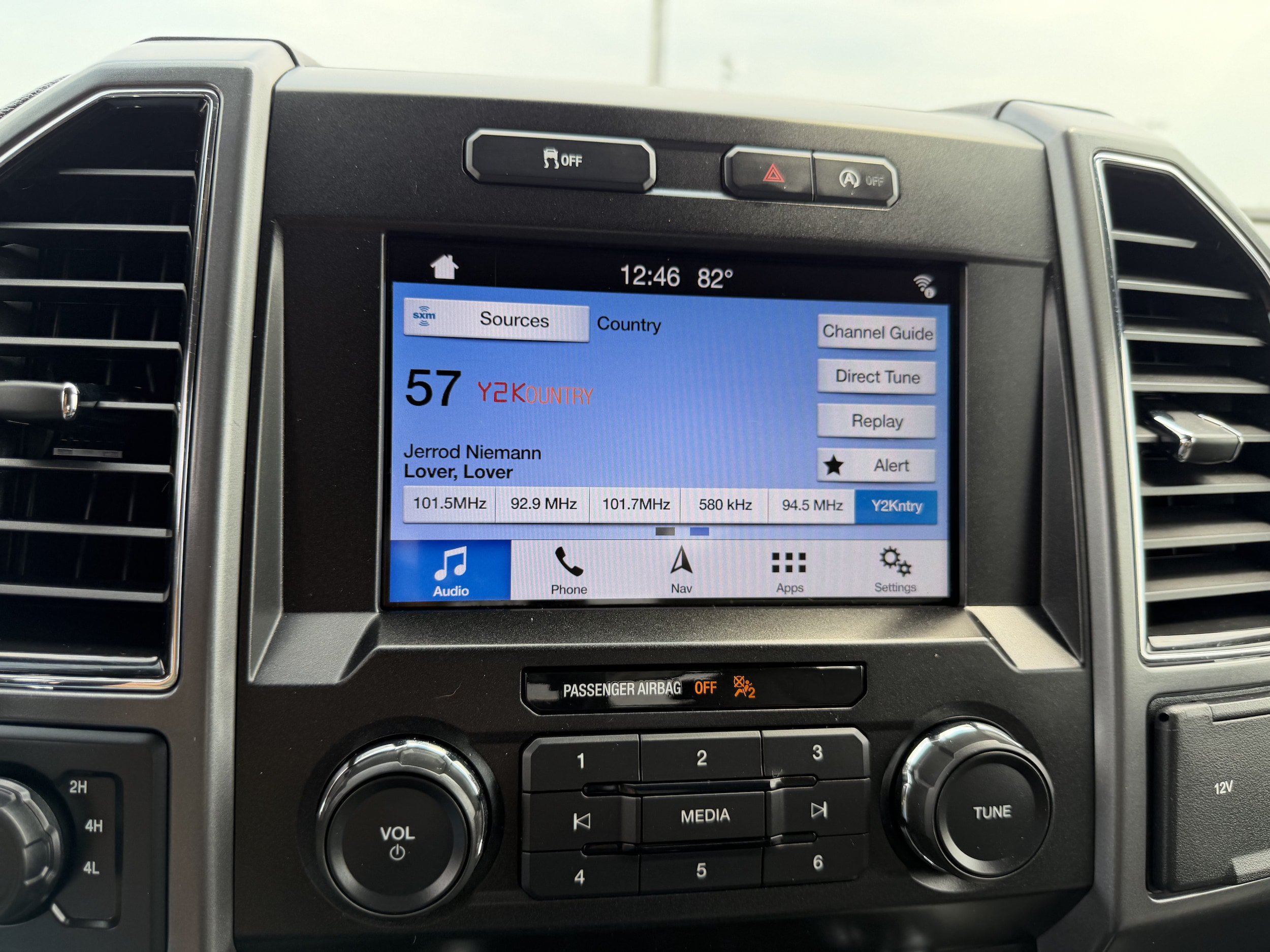 Certified 2019 Ford F150 XLT w/ Equipment Group 302A Luxury AWD/4WD image 31