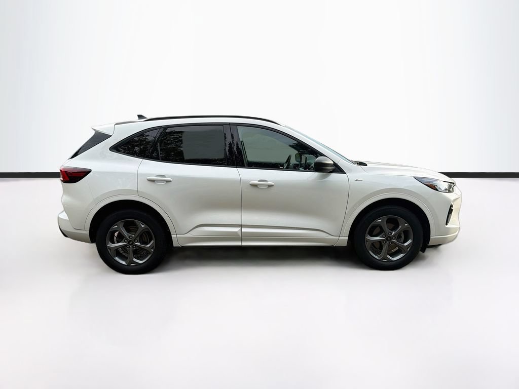 Certified 2023 Ford Escape ST-Line w/ Tech Pack #1 AWD/4WD image 4