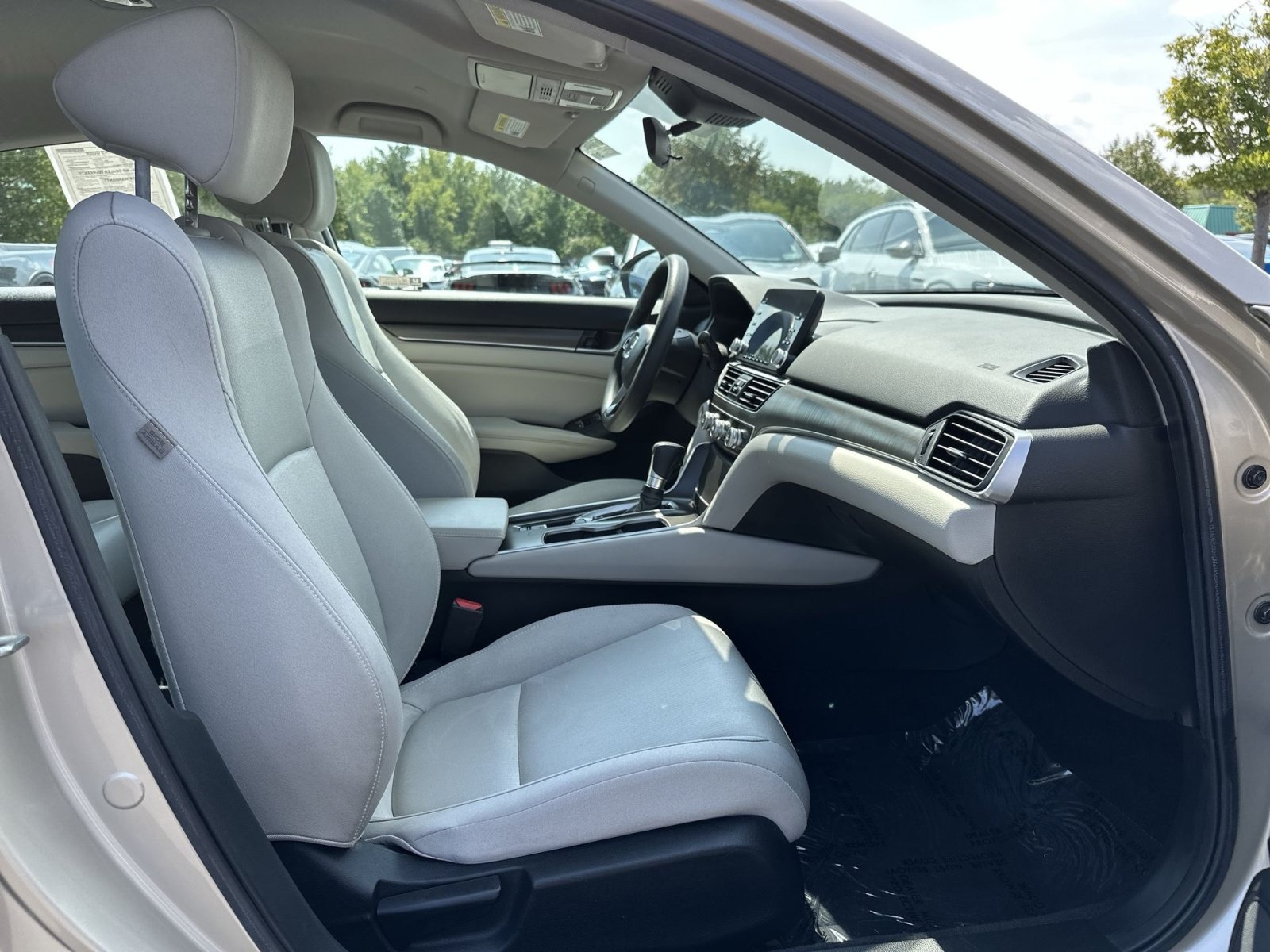 Used 2019 Honda Accord LX image 27