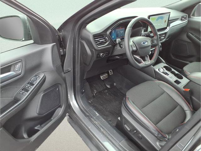 Certified 2023 Ford Escape ST-Line Select w/ Tech Pack #1 image 9