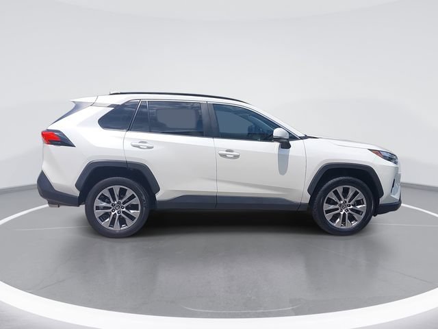 Used 2022 Toyota RAV4 XLE Premium FWD image 6