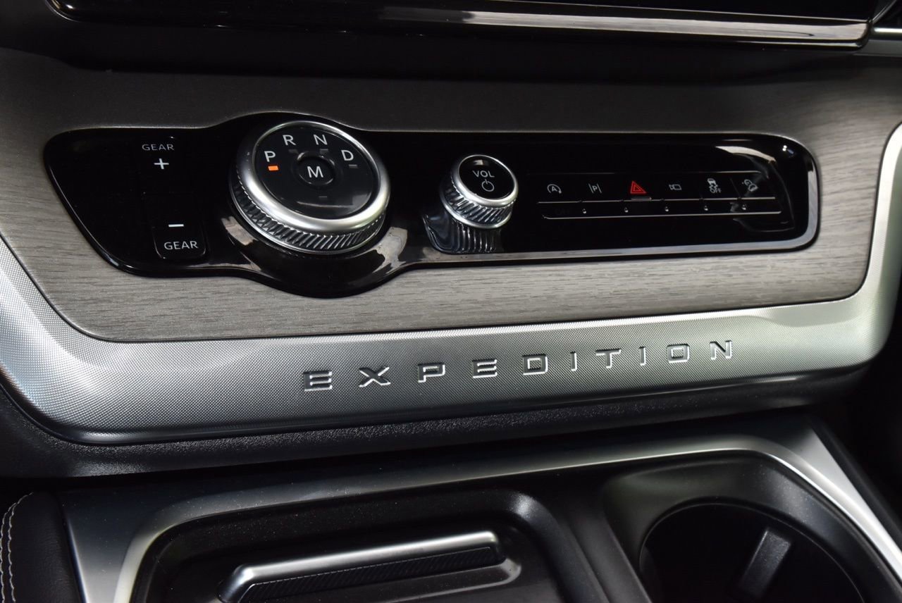 Certified 2025 Ford Expedition Platinum AWD/4WD image 31