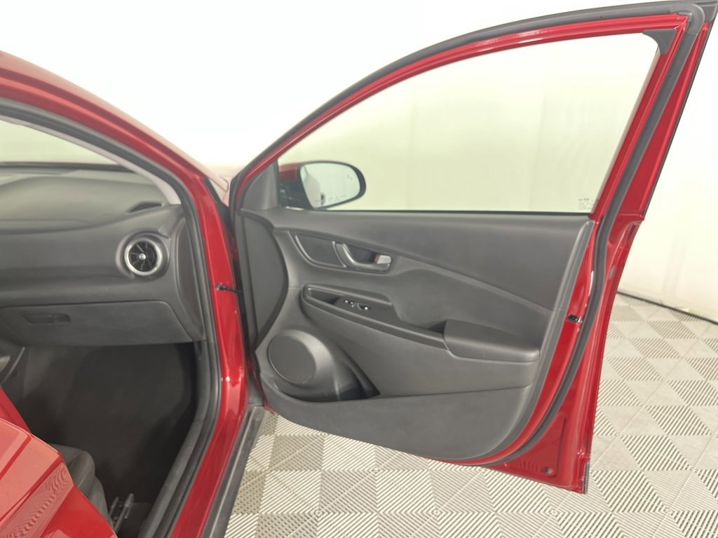 Used 2023 Hyundai Kona SEL image 29