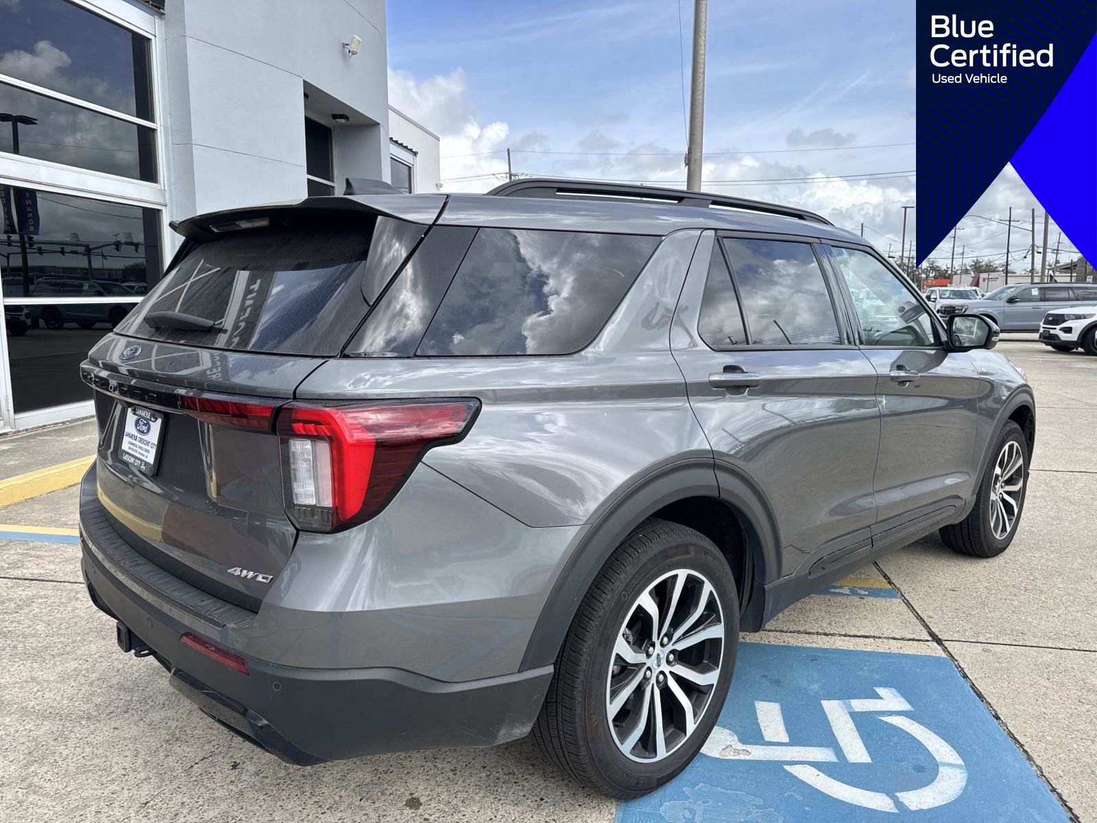 Certified 2025 Ford Explorer ST-Line AWD/4WD image 10