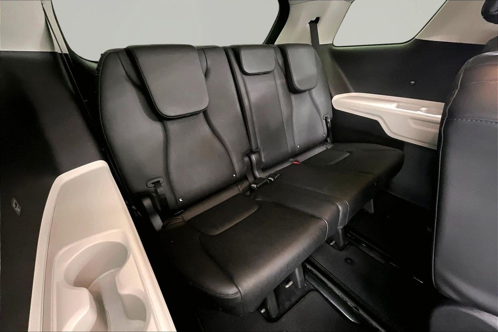 Used 2023 Kia Carnival LX FWD image 28