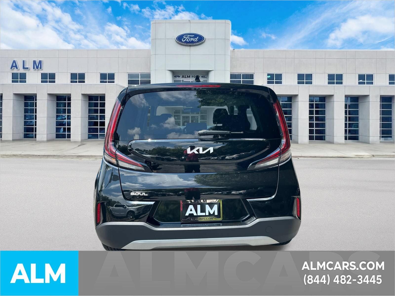 Used 2025 Kia Soul LX w/ LX Technology Package FWD image 6