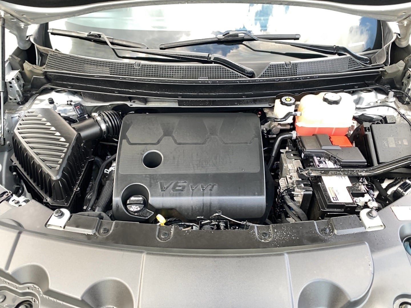 Used 2022 Chevrolet Traverse Premier w/ Redline Edition FWD image 18
