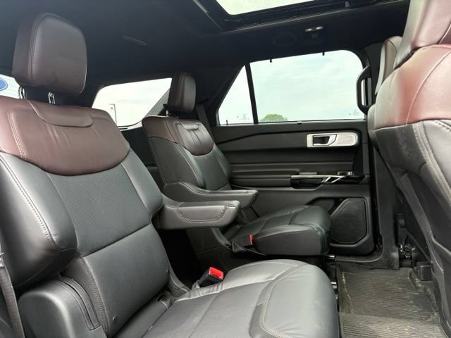 Certified 2023 Ford Explorer Platinum w/ Technology Package AWD/4WD image 13