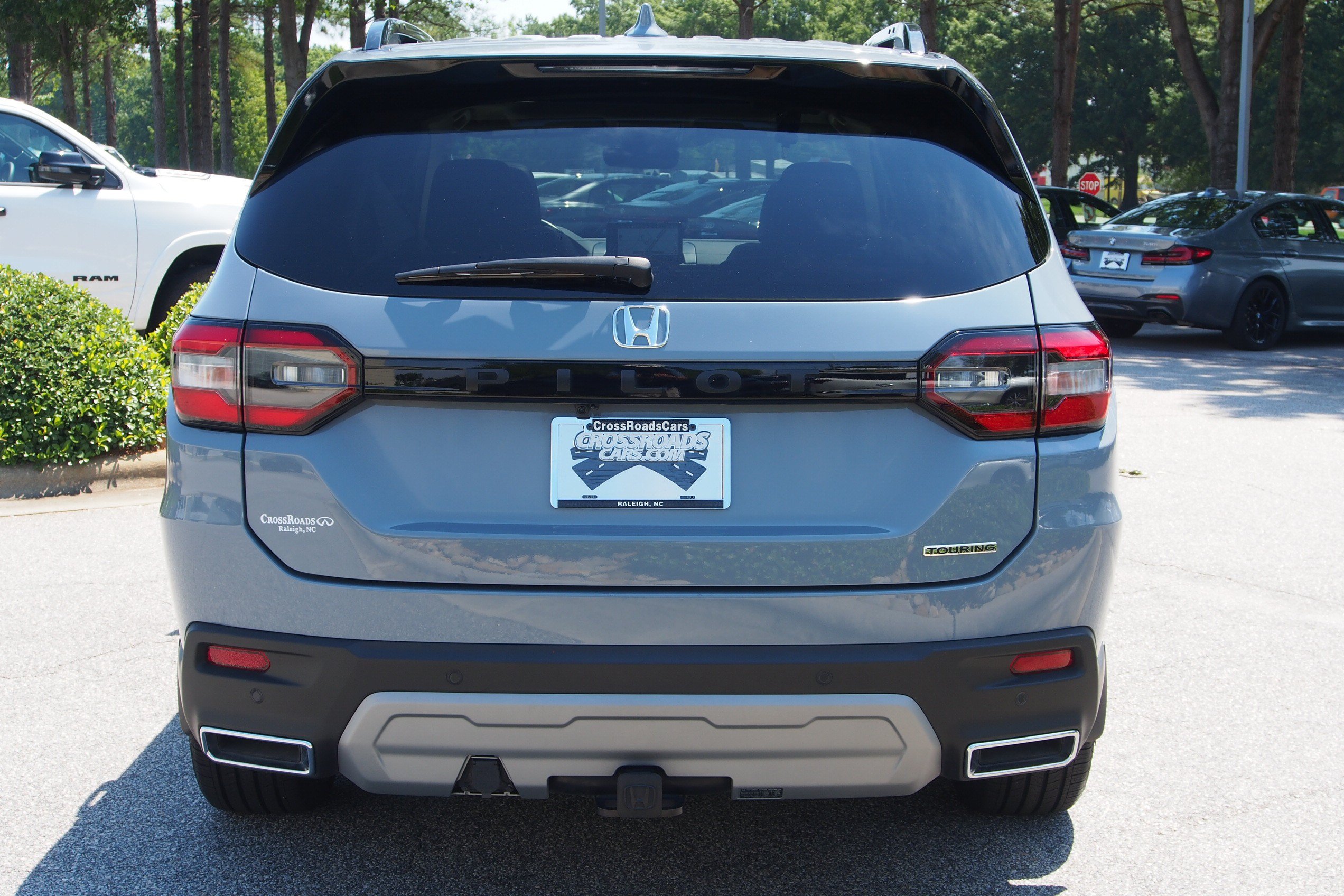 Used 2025 Honda Pilot Touring image 7