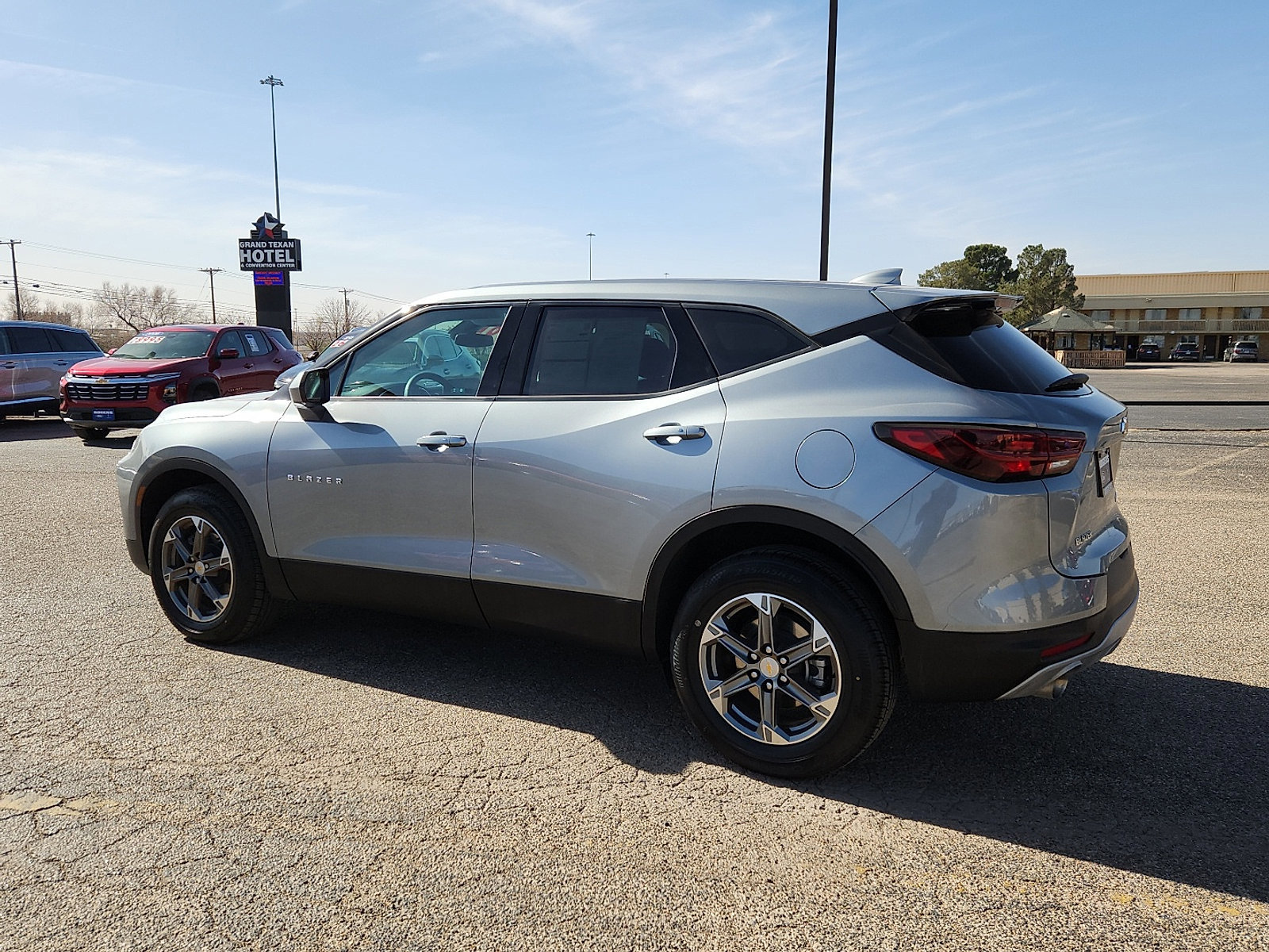 Used 2025 Chevrolet Blazer LT image 2