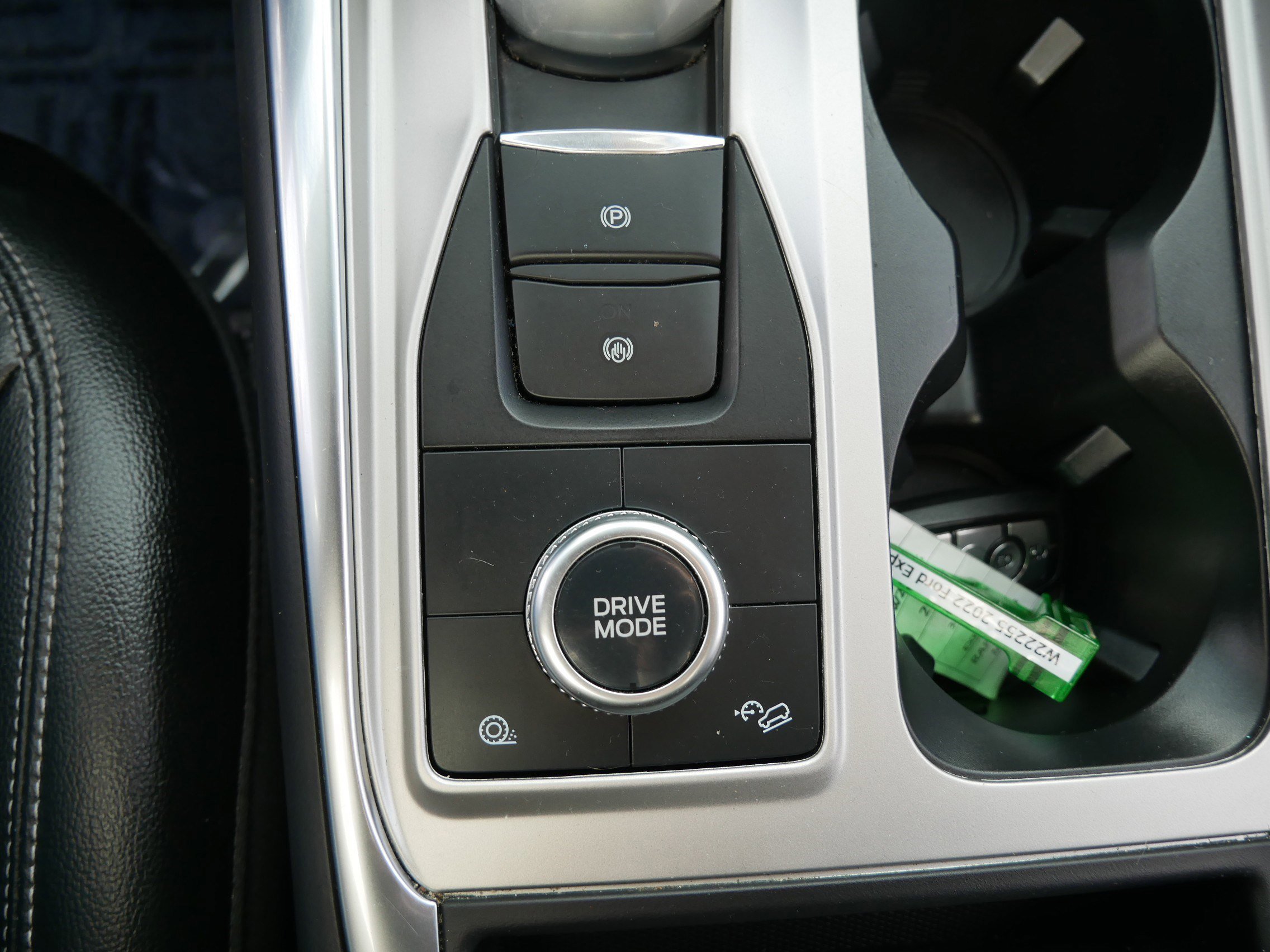 Certified 2022 Ford Explorer Limited w/ Equipment Group 301A image 31