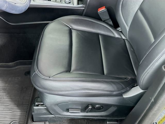 Certified 2023 Ford Explorer XLT w/ Equipment Group 202A image 28