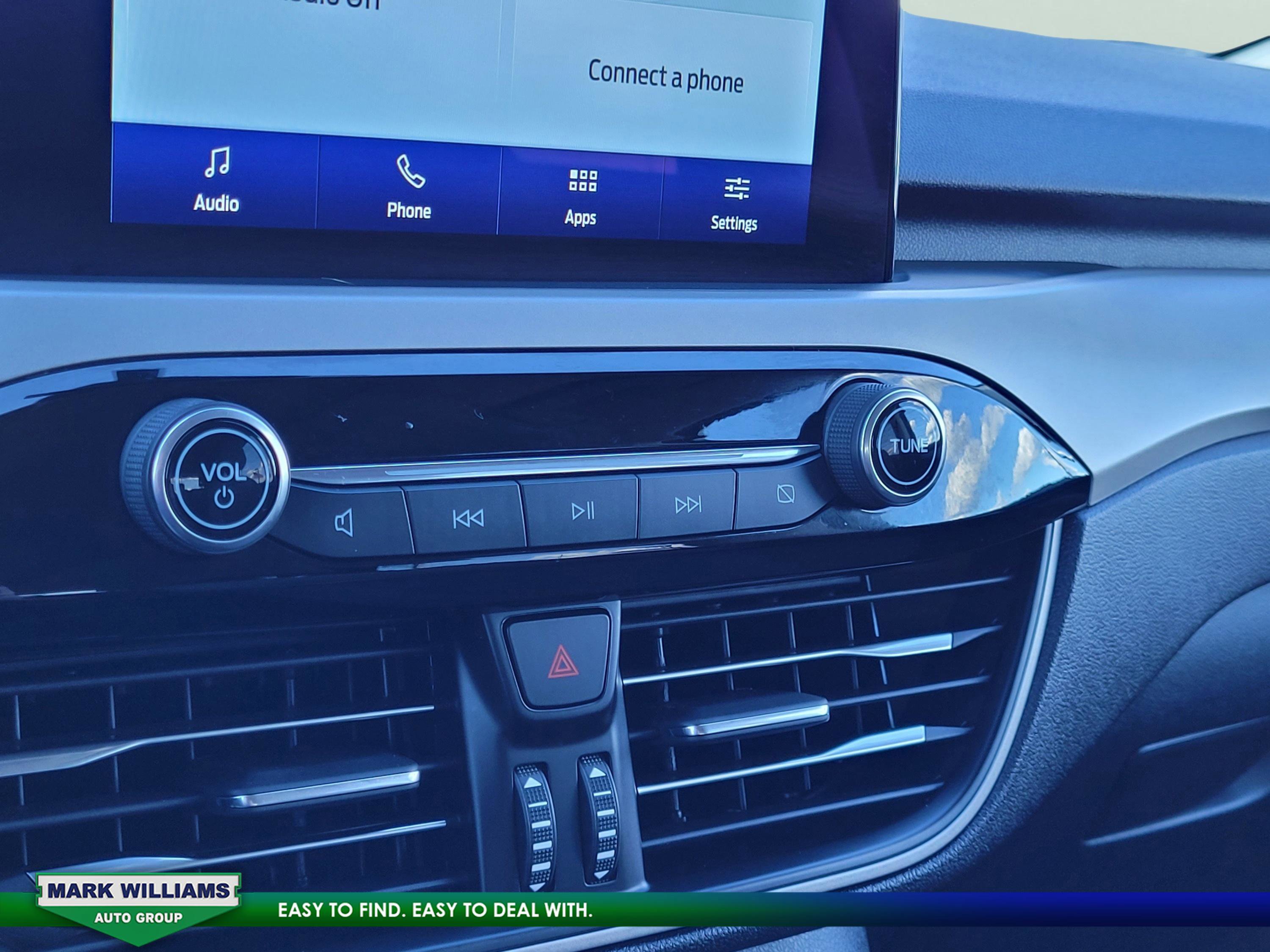 Certified 2022 Ford Escape SE w/ SE Sport Appearance Package image 24