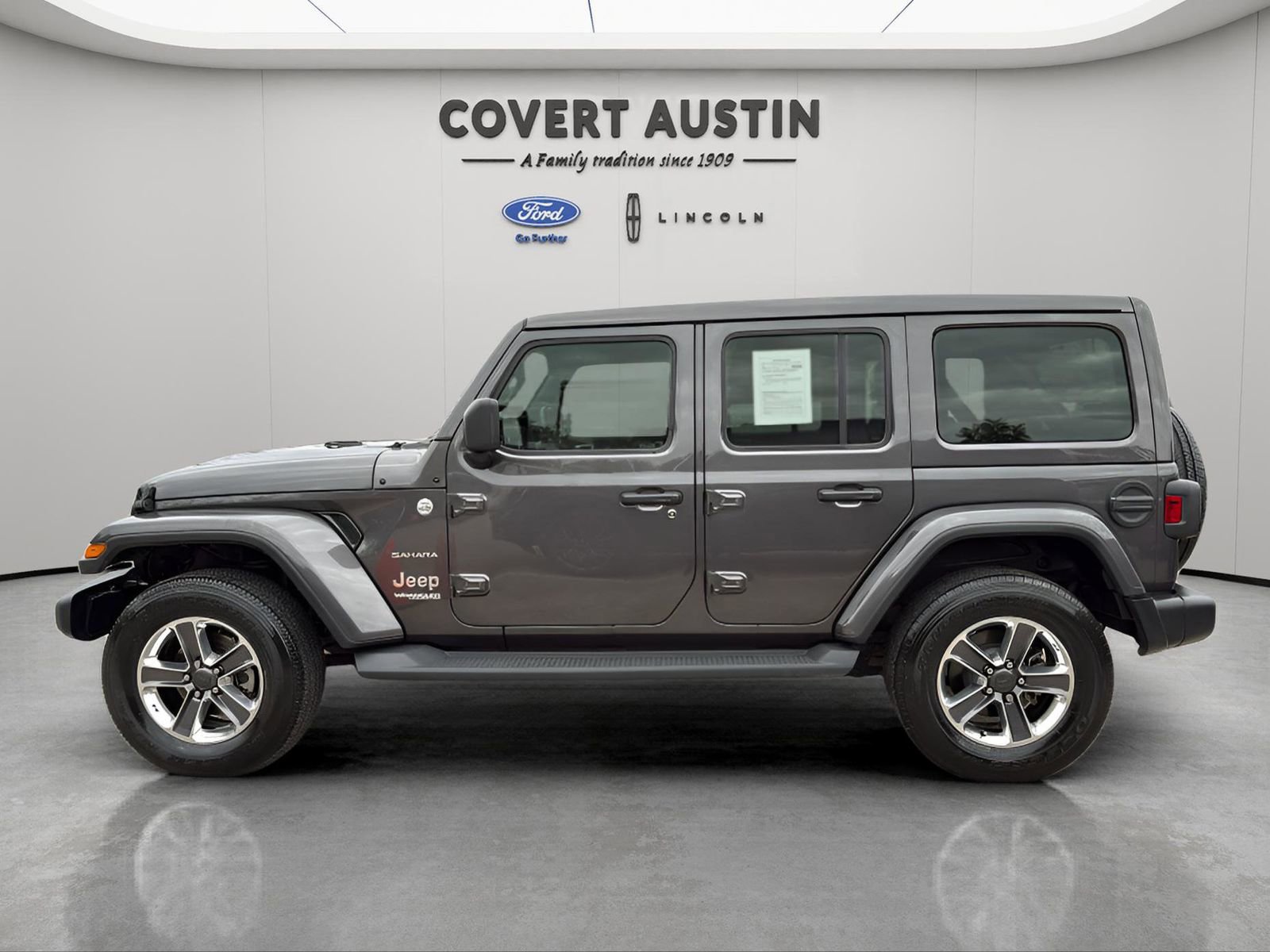 Used 2020 Jeep Wrangler Unlimited Sahara image 2