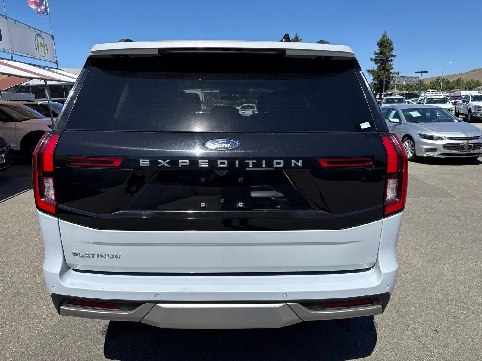 Certified 2025 Ford Expedition Platinum AWD/4WD image 4